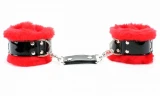 Оковы на ноги с красным мехом BDSM Light